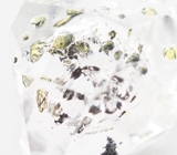 Quartz with petrolueum (Кварц с углеводородами) 20,54 карата Не указан