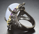 Серебряное кольцо с халцедоном, аметистами и родолитами