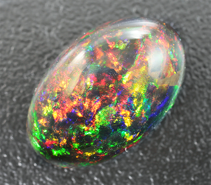 Кристаллический черный опал 6,81 карата