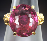 Золотое кольцо с пурпурно-малиновым рубеллитом турмалином 11,96 карата и бриллиантами Золото