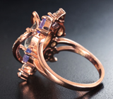 Изысканное серебряное кольцо с бесцветными топазами и танзанитами Серебро 925