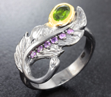 Серебряное кольцо с зеленым турмалином и аметистами