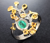 Серебряное кольцо с изумрудом высоких характеристик и золотистыми сапфирами