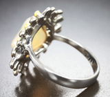Серебряное кольцо с кристаллическим эфиопским опалом 3,05 карата и оранжевыми сапфирами Серебро 925