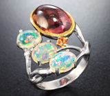 Серебряное кольцо с кабошоном розового турмалина 9,11 карата, золотистым сапфиром и эфиопскими опалами Серебро 925