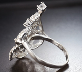 Изысканное серебряное кольцо с голубым цирконом