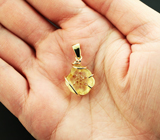 Золотой кулон с резным, частично матированным цитрином 9,46 карата