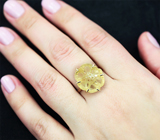 Золотое кольцо с резным, частично матированным цитрином 11,21 карата Золото