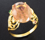 Золотое кольцо с крупным орегонским солнечным камнем 8,02 карата, изумрудом и сапфиром Золото