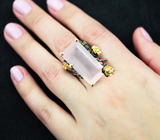 Серебряное кольцо с розовым кварцем 26+ карат, диопсидами и перидотами
