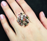 Серебряное кольцо с разноцветными турмалинами и перидотами