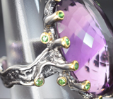Серебряное кольцо с аметистом 27,28 карата и цаворитами