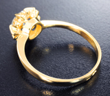 Золотое кольцо с бесцветным муассанитом 0,93 карата