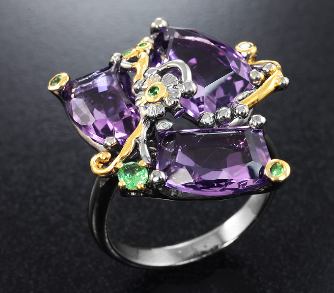 Серебряное кольцо с аметистами 9,31 карата и цаворитами