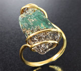 Золотое кольцо с крупным прозрачным кристаллом уральского изумруда в породе 19,4 карата