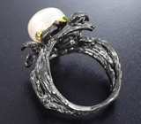 Серебряное кольцо с жемчужиной и диопсидами