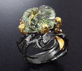 Серебряное кольцо с резным зеленым аметистом 10+ карат и оранжевыми турмалинами