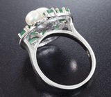Серебряное кольцо с жемчугом, изумрудами и черными шпинелями