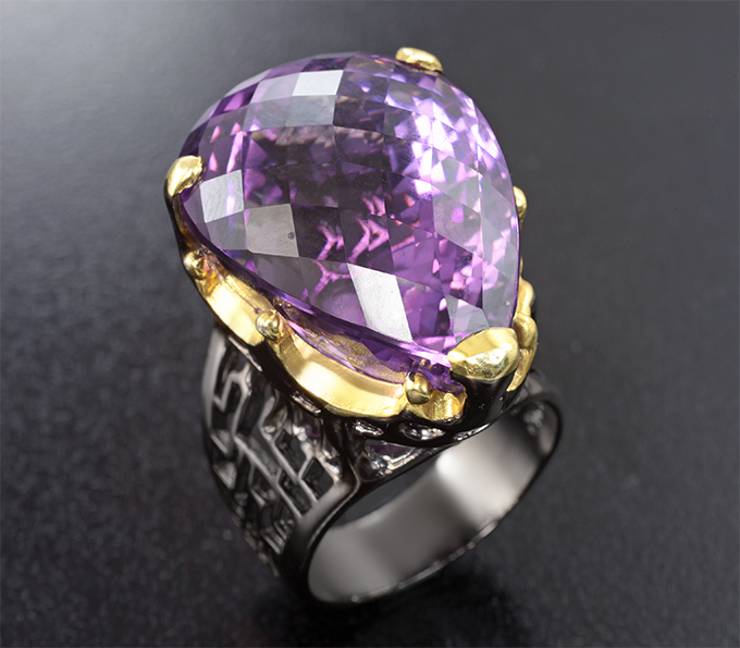Серебряное кольцо с крупным аметистом