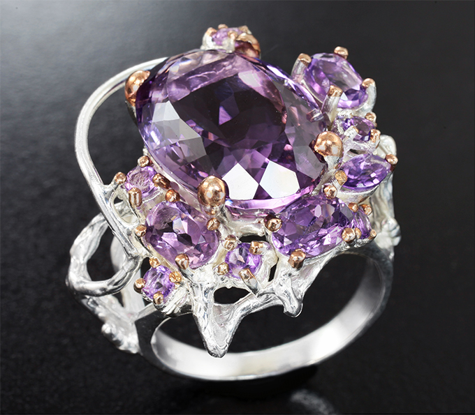 Серебряное кольцо с аметистами