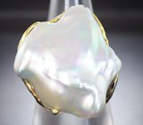 Серебряное кольцо с жемчужиной барокко и перидотами Серебро 925