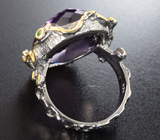 Серебряное кольцо с аметистом 32,72 карата и цаворитами