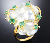 Золотое кольцо с роскошной жемчужиной барокко 67,59 карата, яркими изумрудами и бриллиантом Золото
