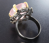 Серебряное кольцо с розовым кварцем 20+ карат и голубыми топазами Серебро 925