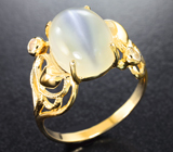 Ажурное золотое кольцо с кабошоном с эффектом кошачьего глаза 4,99 карата и ограненным лунным камнем Золото