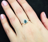 Прелестное серебряное кольцо с насыщенно-синим топазом Серебро 925