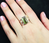 Серебряное кольцо с кабошоном зеленого турмалина 4,98 карата, мятно-зеленым турмалином и васильковыми сапфирами