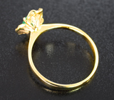 Золотое кольцо с ярко-неоновым уральским изумрудом бриллиантовой огранки Золото