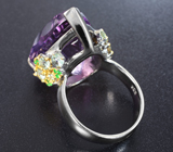 Серебряное кольцо с аметистом 21,36 карата, зелеными сапфирами и цаворитами
