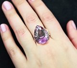 Серебряное кольцо с аметистом 21,36 карата, зелеными сапфирами и цаворитами