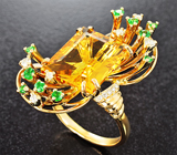 Фееричное золотое кольцо с топовым гелиодором авторской огранки 7,74 карата, цаворитами и бриллиантами Золото