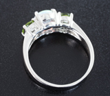 Серебряное кольцо с лабораторным опалом и перидотами Серебро 925
