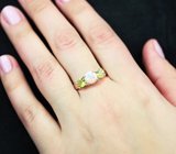 Серебряное кольцо с лабораторным опалом и перидотами