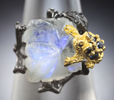 Серебряное кольцо с резным лунным камнем 10+ карат и синими сапфирами Серебро 925