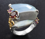 Серебряное кольцо с голубым опалом, пиропом и родолитами Серебро 925