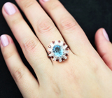 Яркое серебряное кольцо с голубым топазом и родолитами Серебро 925