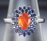 Серебряное кольцо с ограненным оранжевым опалом и синими сапфирами бриллиантовой огранки Серебро 925