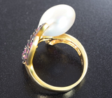 Оригинальное серебряное кольцо с жемчужиной и рубинами