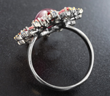 Серебряное кольцо с рубином 5,34 карата, падпараджа и васильковыми сапфирами