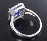 Кольцо с танзанитом 4,25 карата, синими сапфирами и бриллиантами  Золото