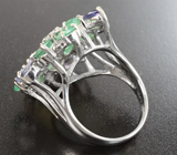 Эффектное серебряное кольцо с изумрудами, танзанитами и голубыми топазами Серебро 925