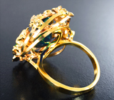 Золотое кольцо с ограненным черным опалом 3,83 карата, цаворитами, красными сапфирами и бриллиантами Золото