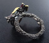 Серебряное кольцо с солнечным камнем с эффектом кошачьего глаза и родолитами Серебро 925