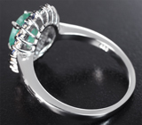 Серебряное кольцо с изумрудом и разноцветными сапфирами бриллиантовой огранки Серебро 925