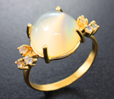 Золотое кольцо c кабошоном 5,34 карата с ярко-выраженным эффектом кошачьего глаза и ограненным лунным камнем Золото