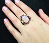 Серебряное кольцо с розовым кварцем 13+ карат и родолитами
